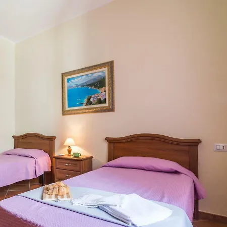 Apartment Locazione Turistica Casa Pineta 1