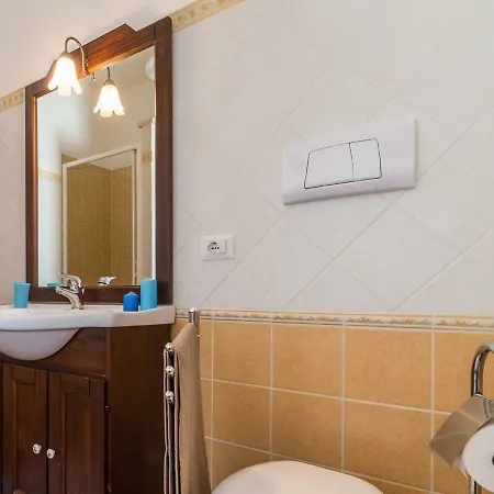 Locazione Turistica Casa Pineta 1 Apartment *